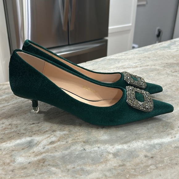 Big Tree Women’s Velvet Pointy Toe Kitten heel Dressy Shoes W/ Jewel Tops Sz 38 - Picture 7 of 14